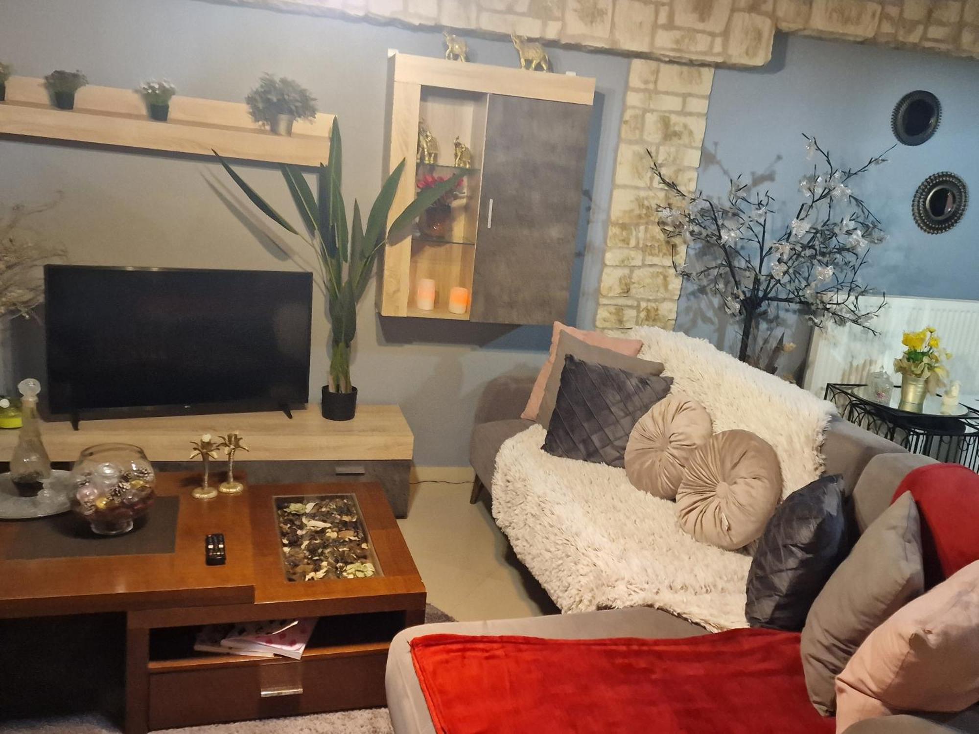 In The Castle - House Apartment